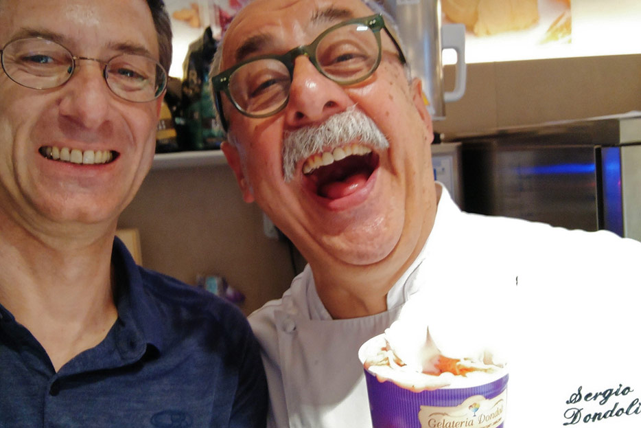 Franz Neumeier mit Star-Eismacher Sergio Dondoli in San Gimignano