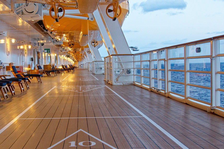 Deck 4 auf der Disney Dream, Reling mit Plexiglas-Absicherung