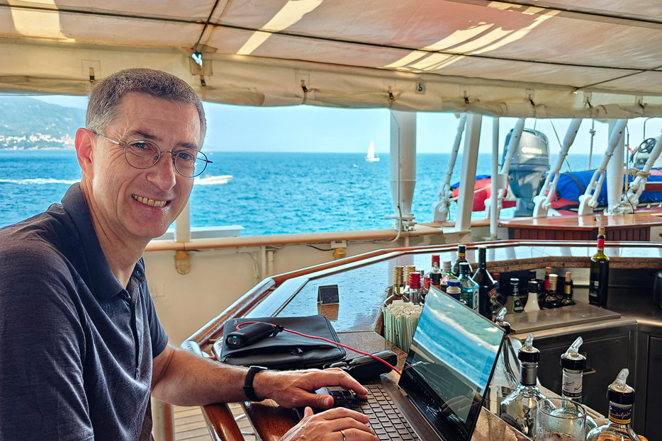 Bei all den Reisen in die ganze Welt ist doch immer vor allem eines: Arbeit. Wenn auch mit einem Arbeitsplatz, der ein wenig schöner ist als andere.