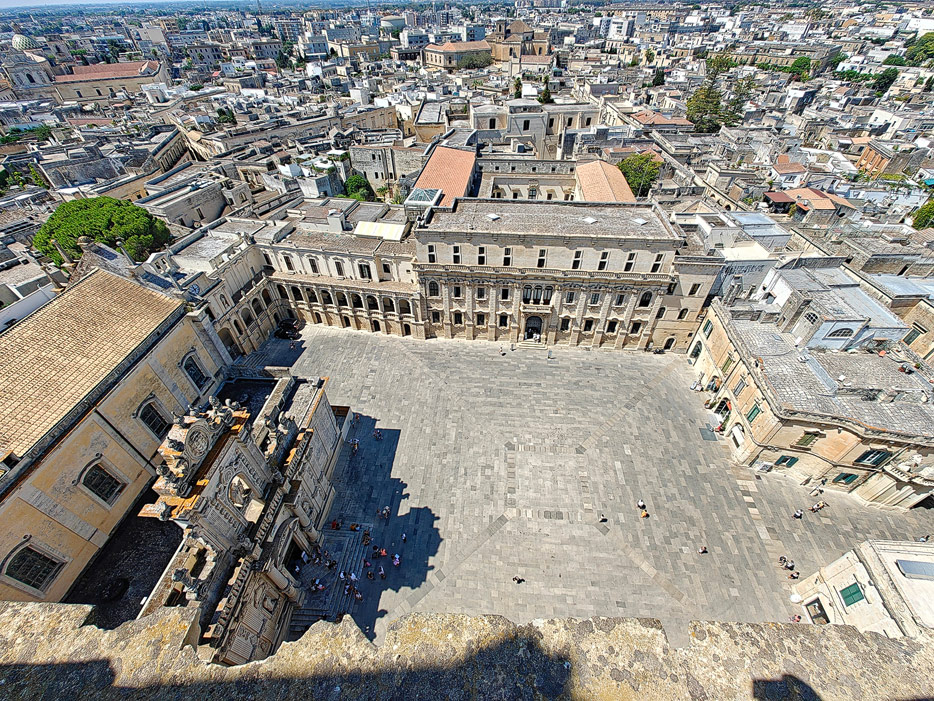 Blick vom Dom-Campanile in Lecce