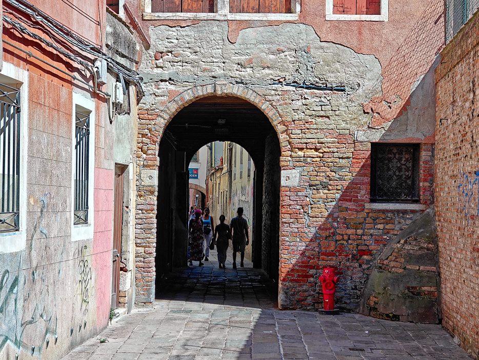 in den Gassen von Venedig