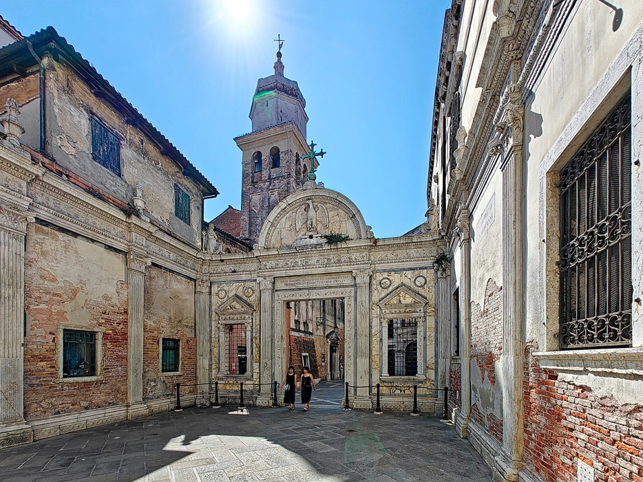in den Gassen von Venedig