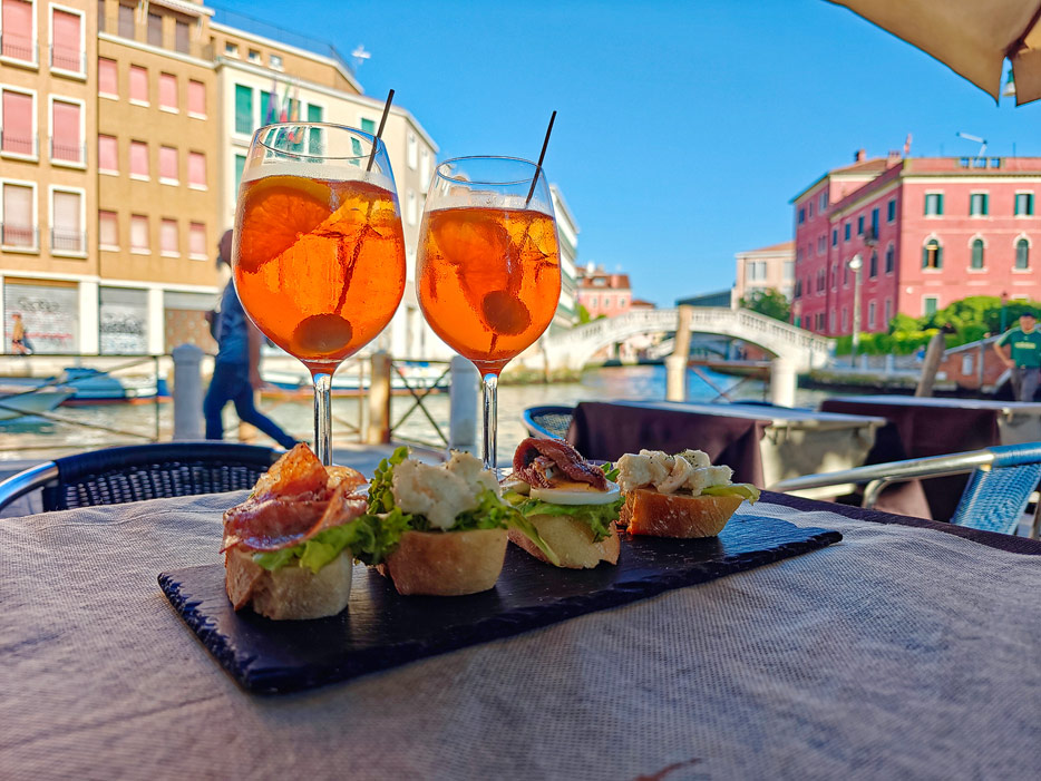 Aperol Spritz und Cicchetti