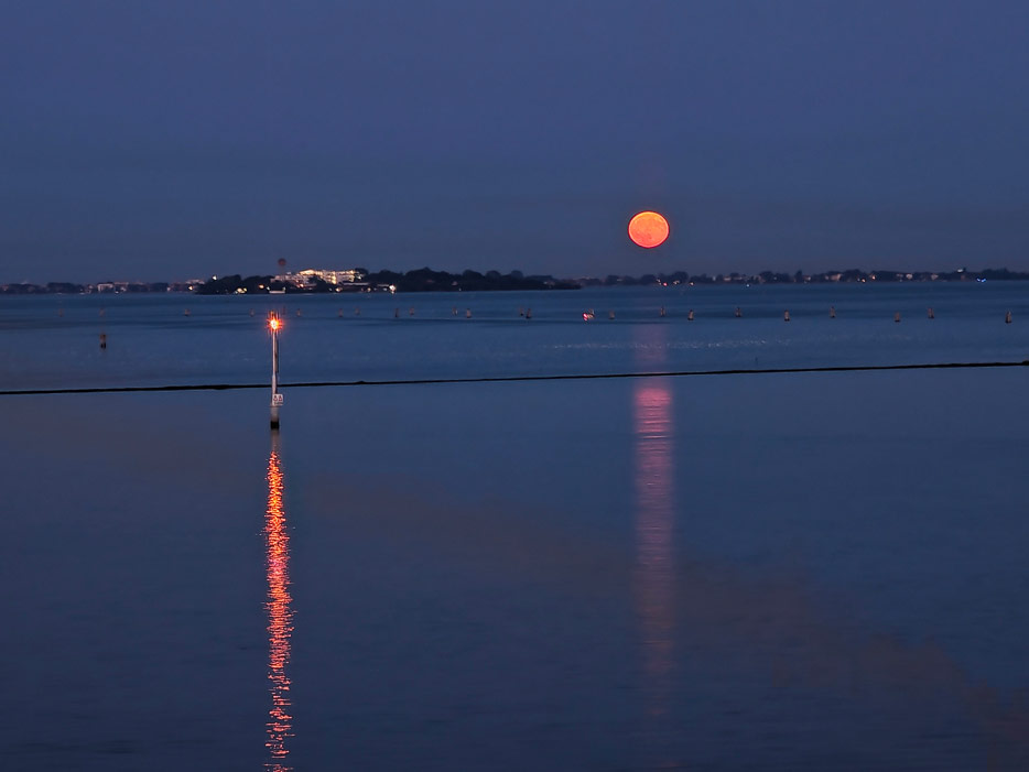 Mondaufgang in der Lagune von Venedig