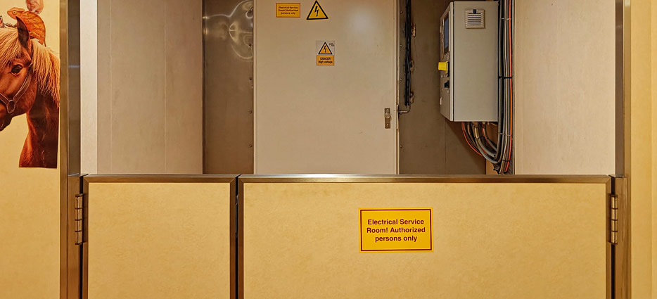 Landstrom-Übergaberaum