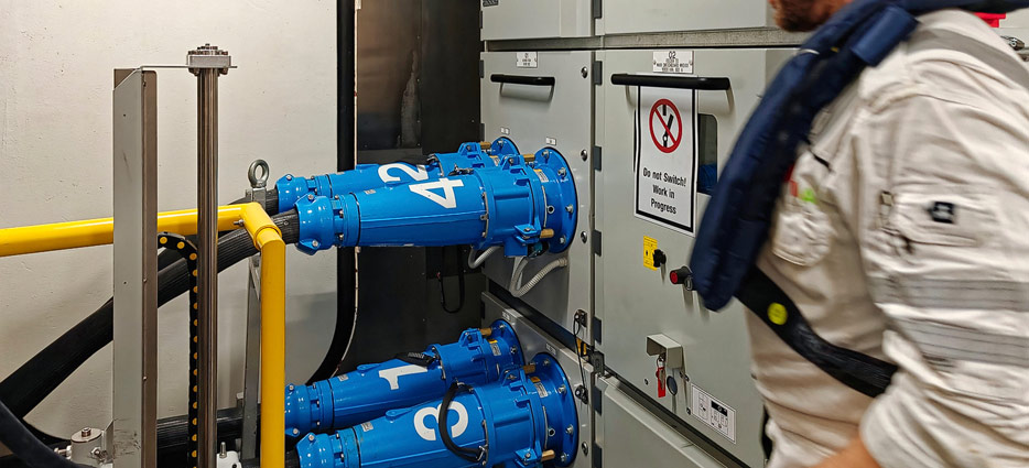 Landstrom-Übergaberaum